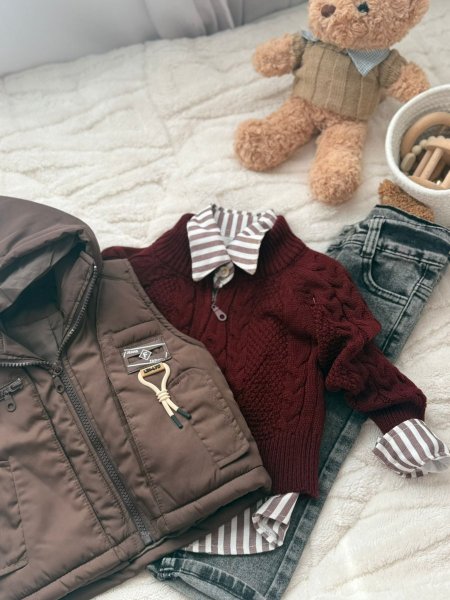 طقم ولادي ٤ قطع خمري